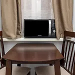The Bear's Den In Old Centre Apartment