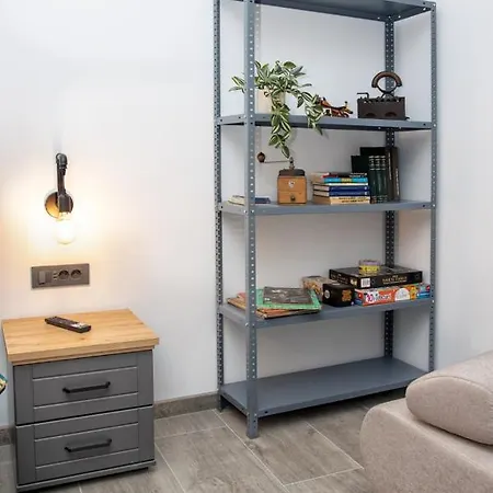 The Bear's Den In Old Centre Appartement *