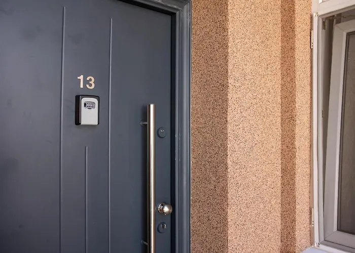 The Bear's Den In Old Centre Apartment Brasov