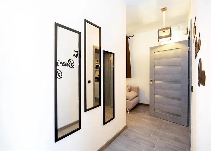 The Bear's Den In Old Centre