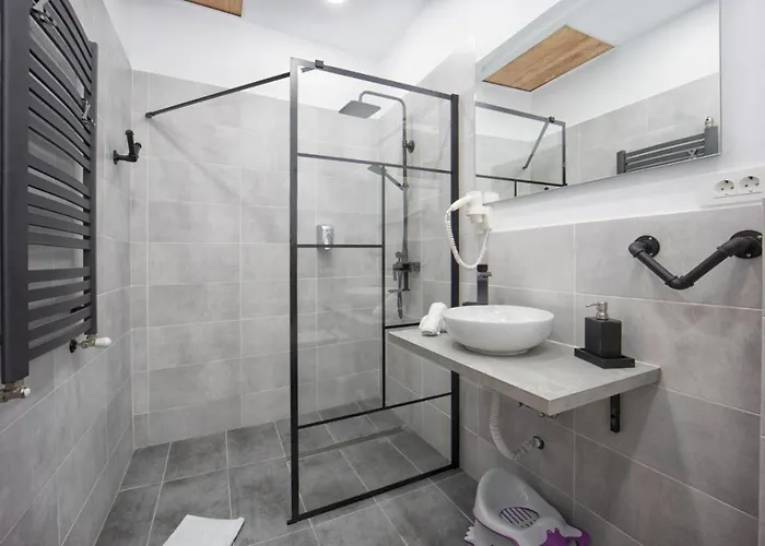 Apartment The Bear's Den In Old Centre Brasov